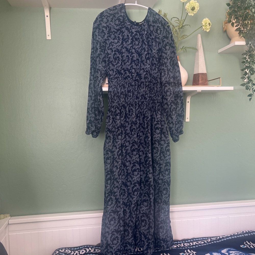 Madewell- Bubble-Sleeve Smocked Midi Dress in Floral